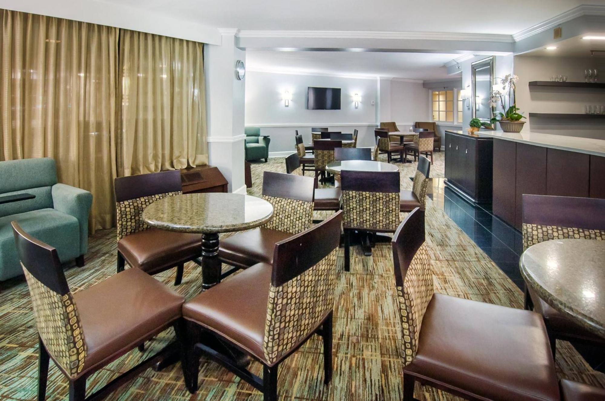 Crowne Plaza Executive Center Baton Rouge By Ihg Hotel Bagian luar foto